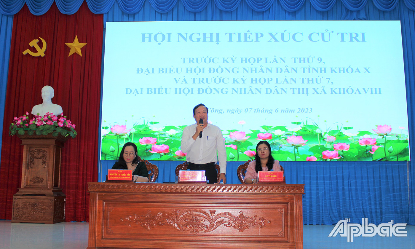 Phó Chủ tich HĐND tỉnh Nguyễn Hữu Lợi phát biểu tại buổi làm việc