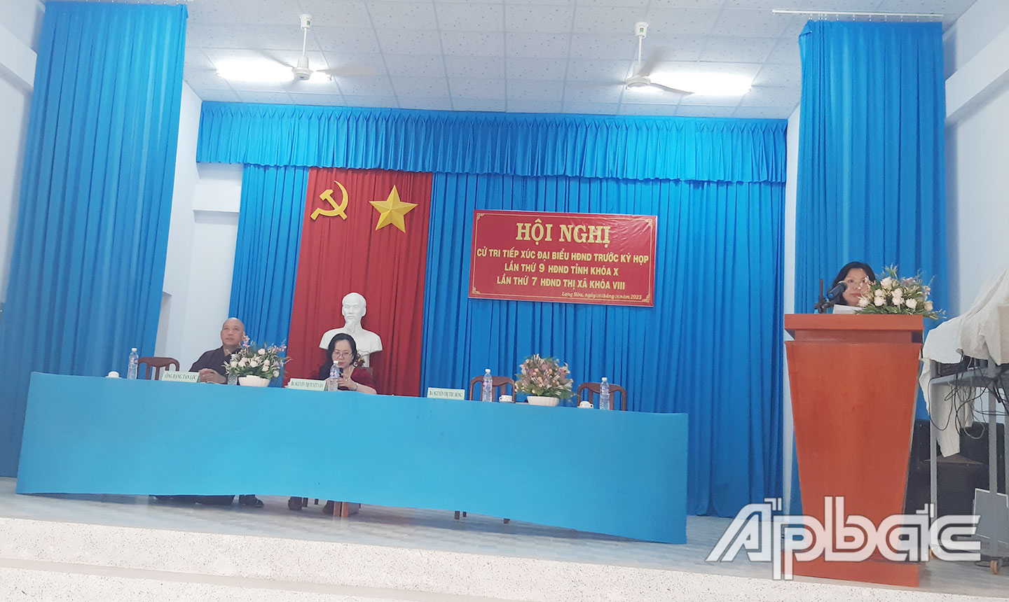8.6 Hình 1 Hình ảnh Đại biểu Hội đồng nhân tỉnh, Đại biểu Hội đồng nhân thị xã tiếp xúc cử tri xã Long Hòa, thị xã Gò Công 