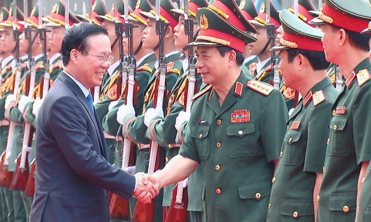 President Vo Van Thuong meets officers and soldiers of the SAR Administration under the General Staff of the VPA.