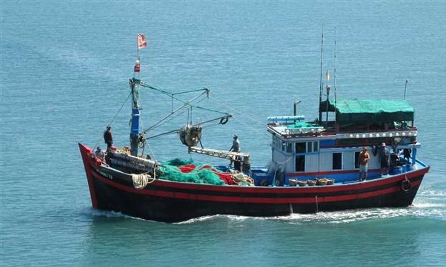 Quang Tri has nearly 2,300 fishing boats, including 460 with a length of 6 metres and above (Photo: VNA).