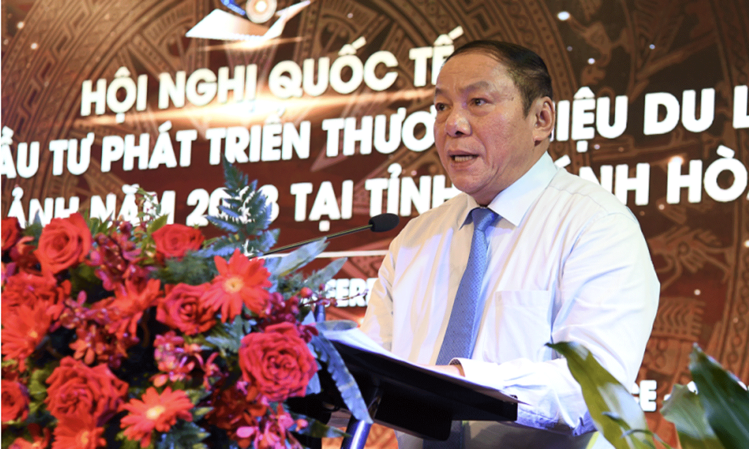 Minister of Culture, Sports and Tourism Nguyen Van Hung speaking at the conference (Photo: X.H).