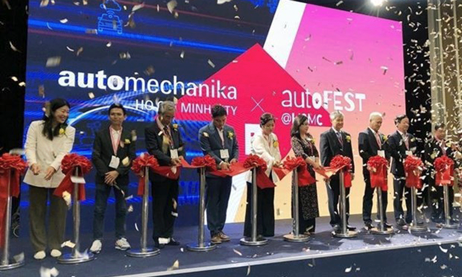 Representatives from agencies at the opening ceremony of the Automechanika Ho Chi Minh City. (Photo: VNA).