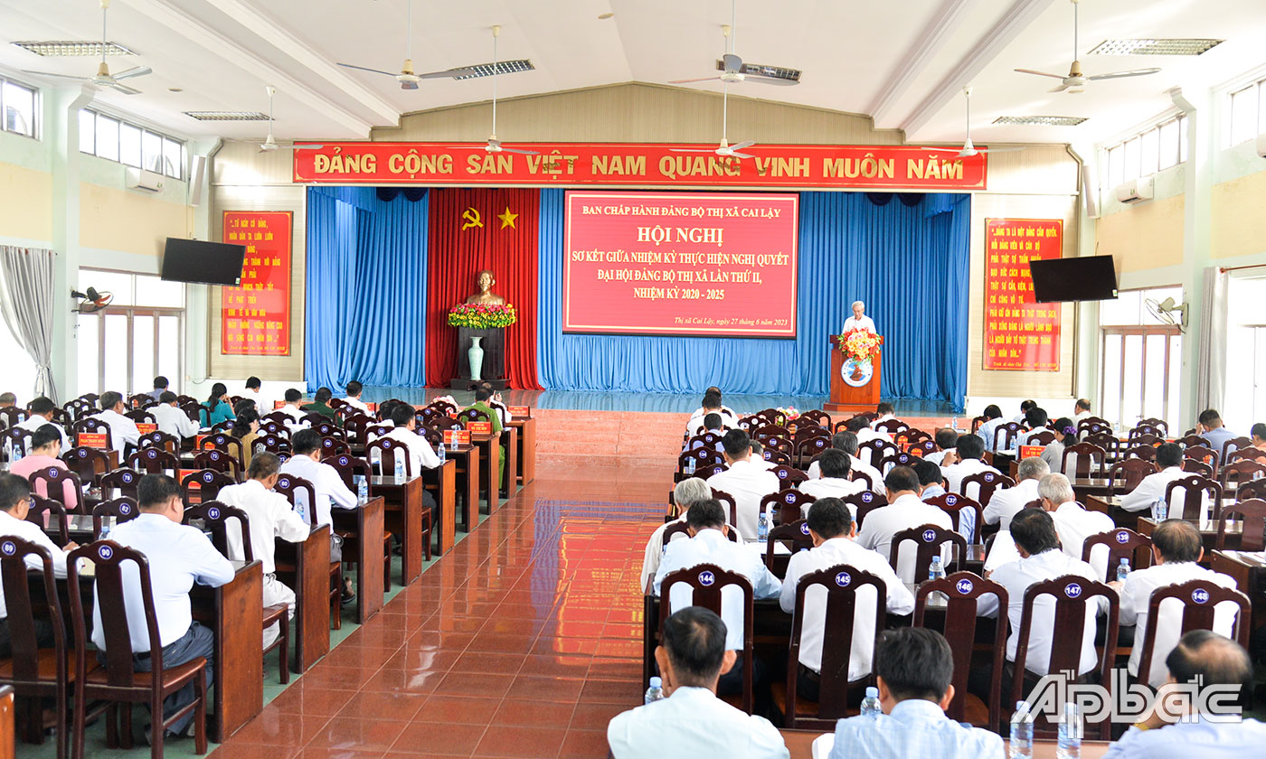 Quang cảnh hội nghị.