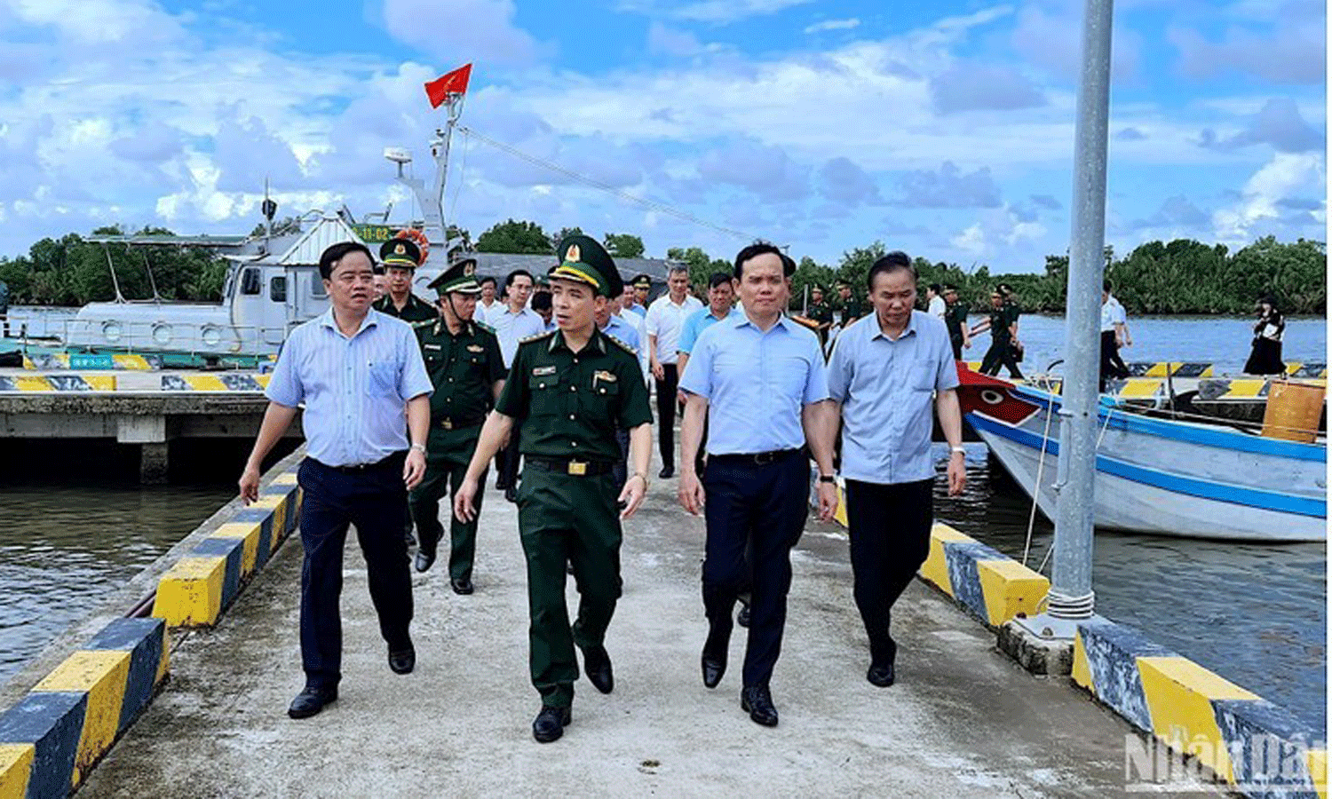 ABO/NDO- Deputy Prime Minister Tran Luu Quang paid a working trip to the southern province of Ca Mau on June 26 to inspect its measures to prevent illegal, unreported and unregulated (IUU) fishing.