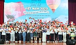 Young overseas Vietnamese visit homeland