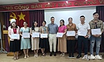Trao Giấy chứng nhận cho 46 học viên khóa bồi dưỡng 