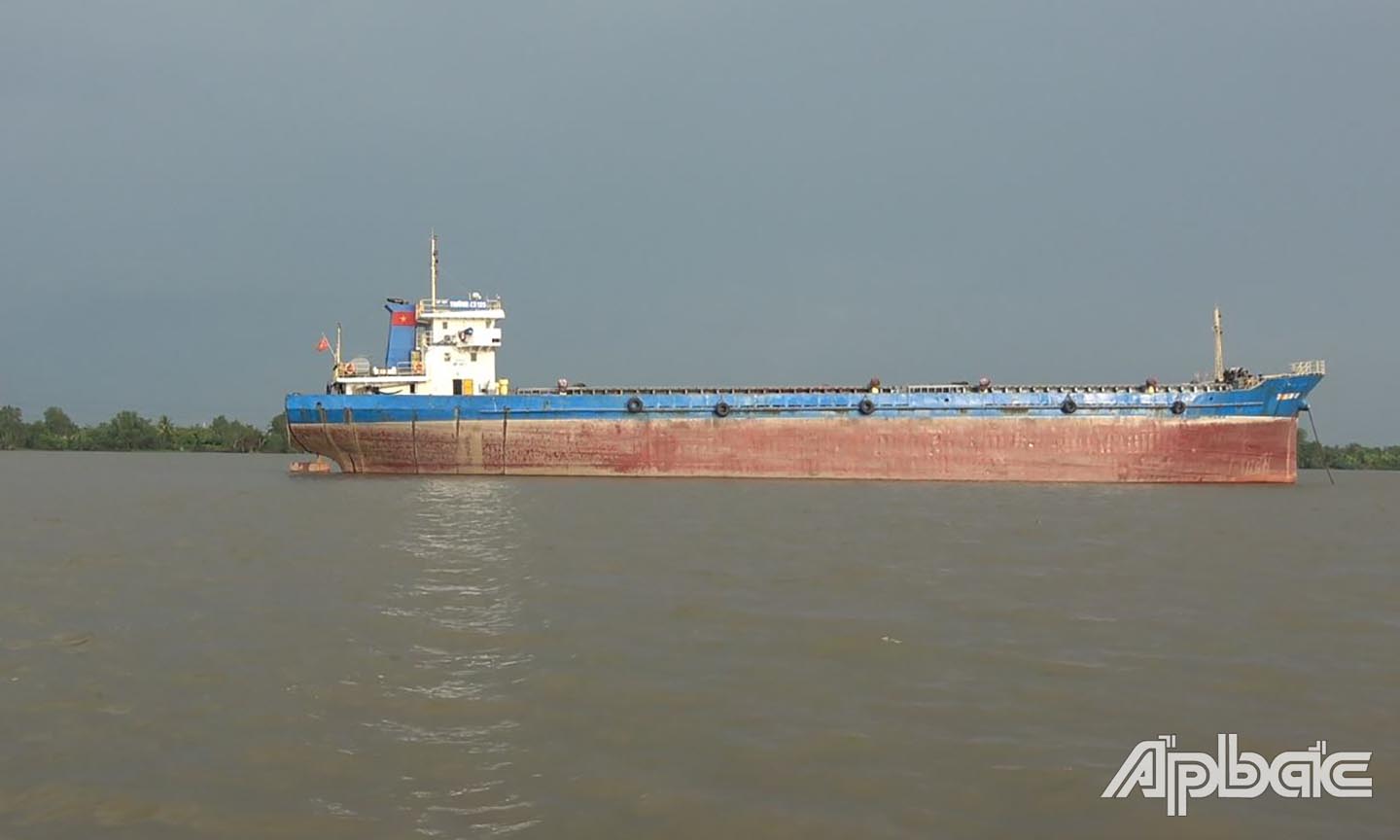 Phương tiện thuỷ gây tai nạn.