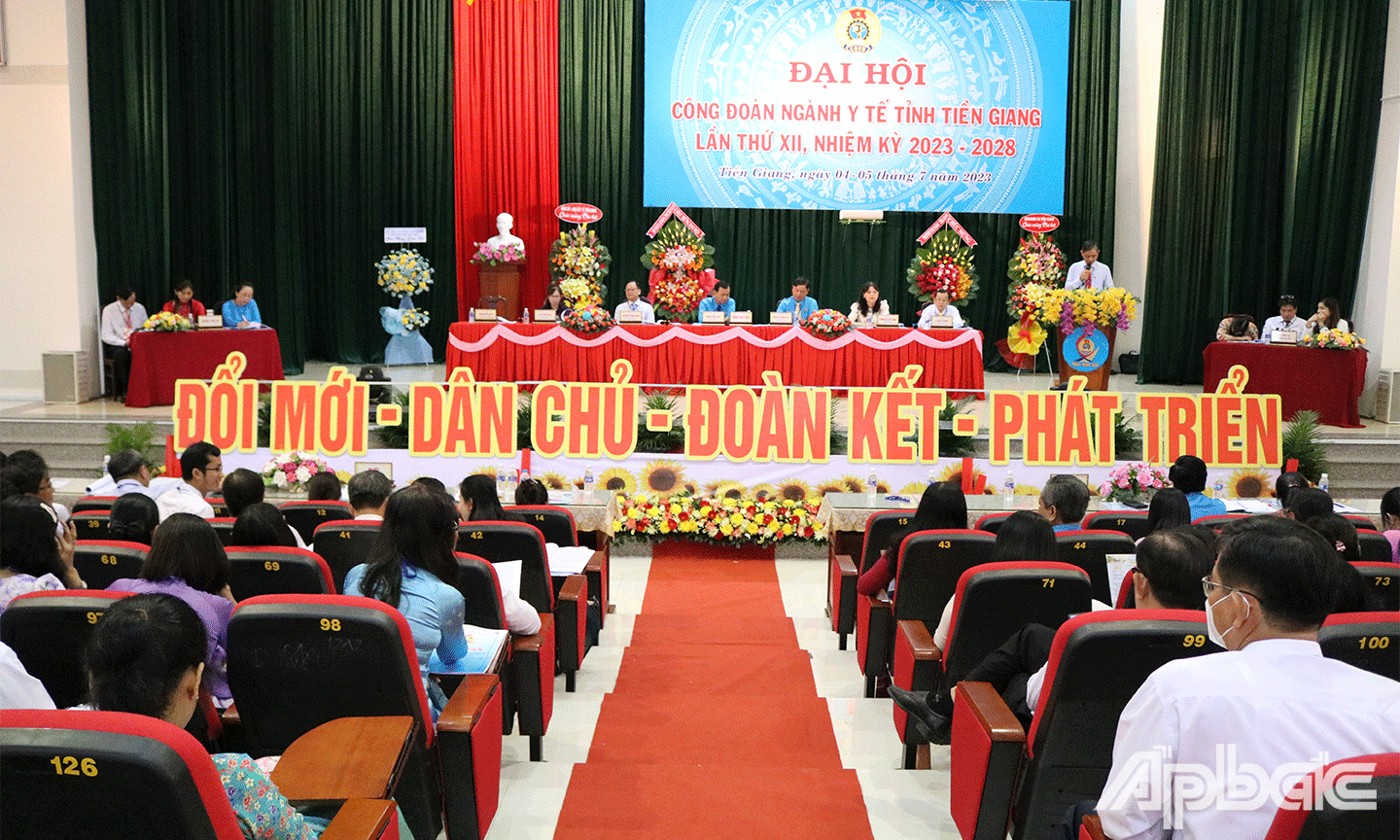 Quang cảnh đại hội