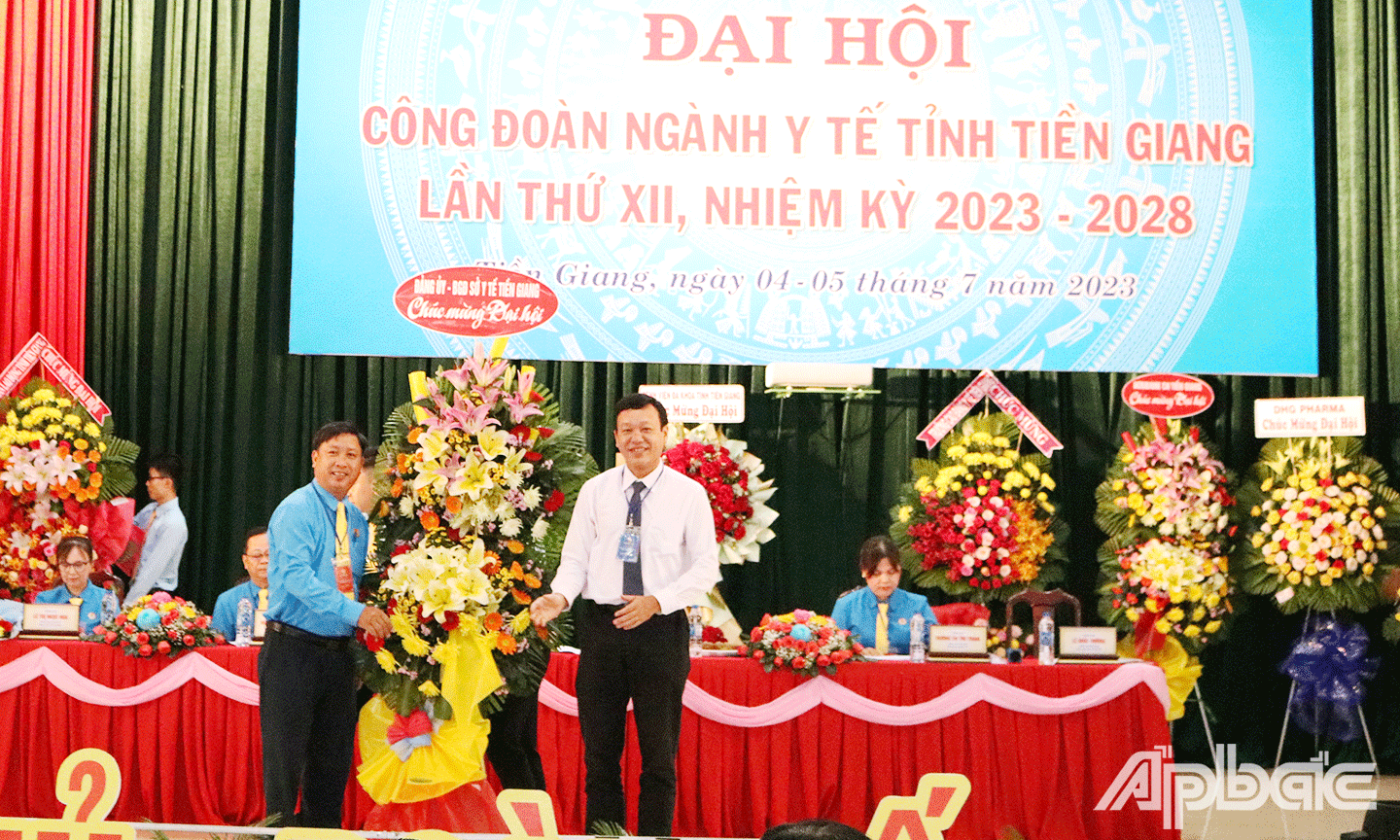 Tiến sĩ, Bác sĩ Nguyễn Văn Dương, Giám đốc Sở Y tế Tiền Giang Nguyễn Văn Dương chủ trì.