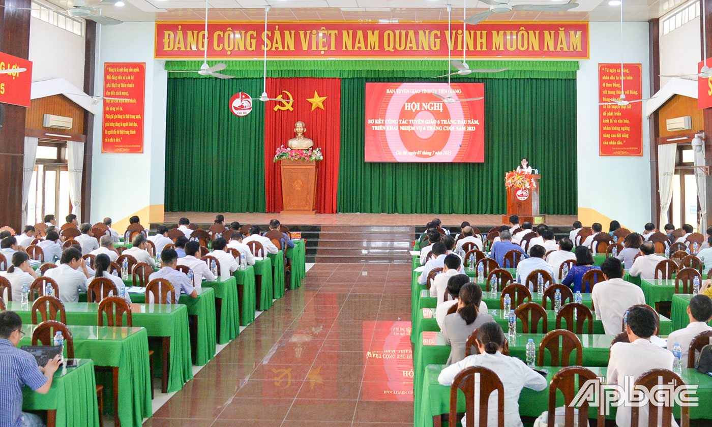 Quang cảnh hội nghị.