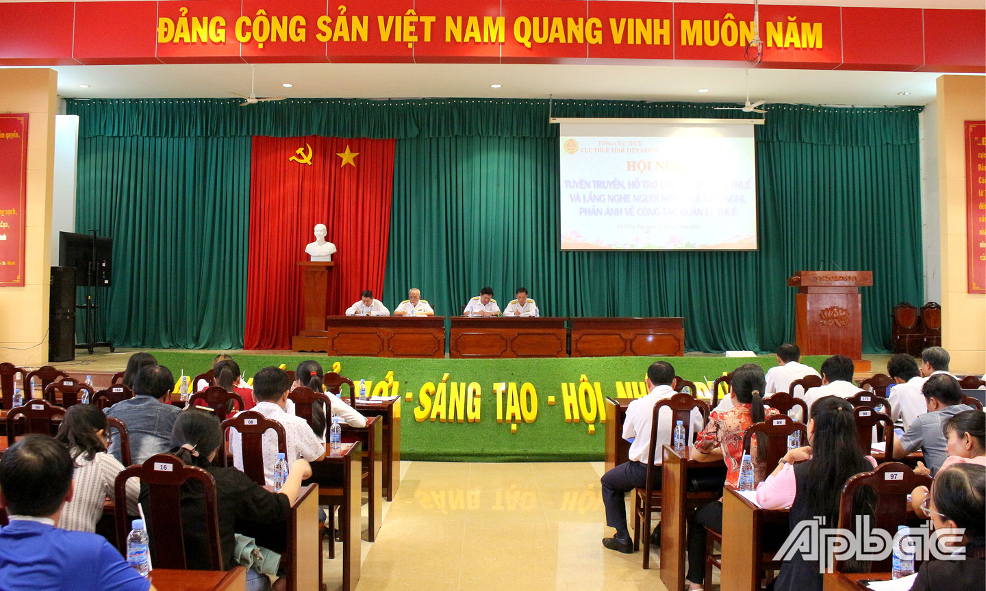 Quang cảnh hội nghị.