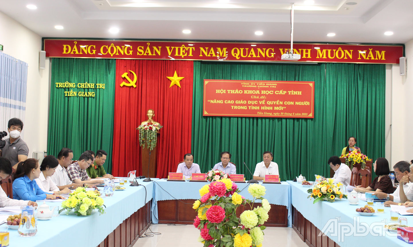 Quang cảnh Hội thảo khoa học cấp tỉnh do Trường Chính trị tỉnh Tiền Giang tổ chức với chủ đề “Nâng cao giáo dục về quyền con người trong tình hình mới”  vào cuối tháng 6 vừa qua.   