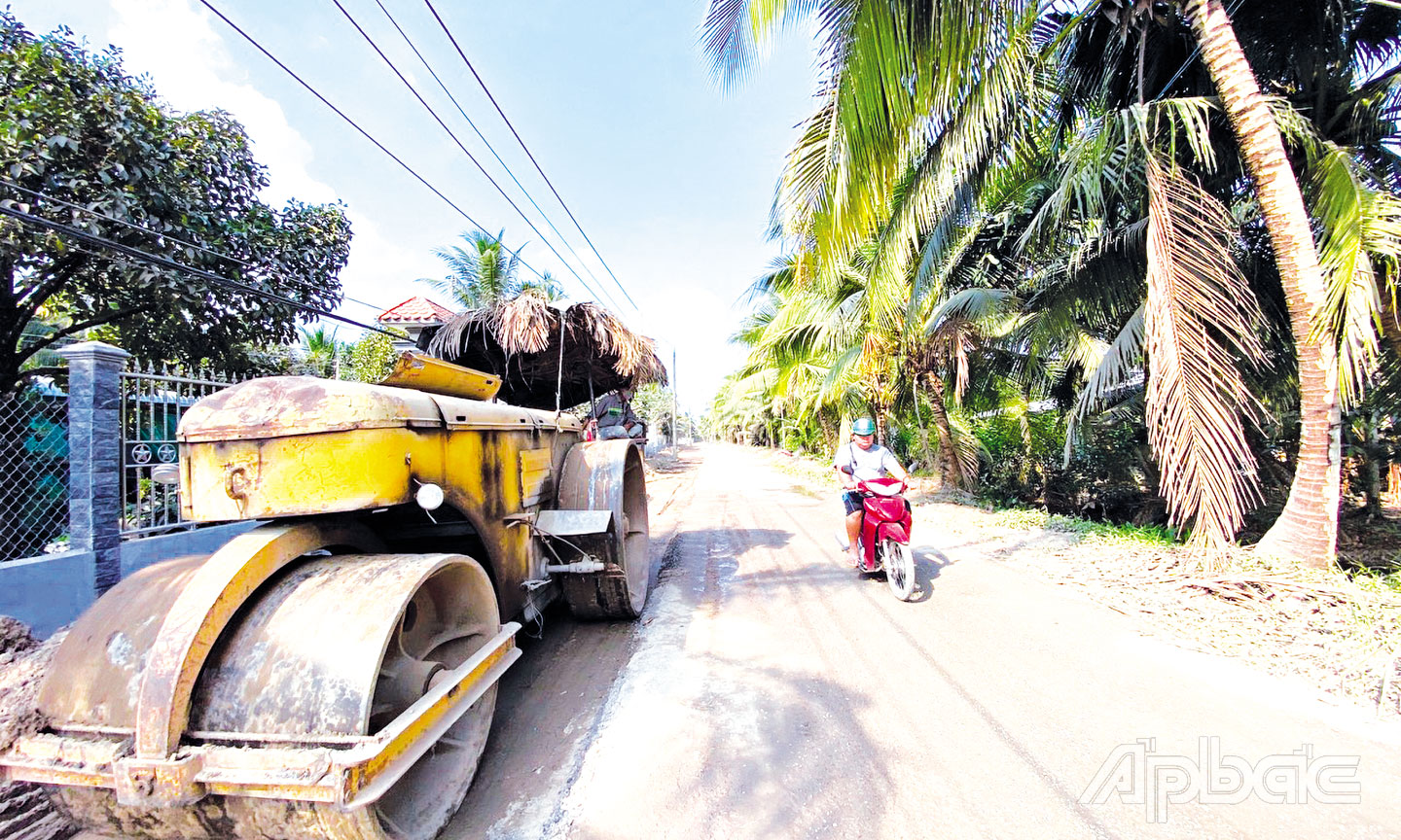 Huyện Châu Thành tập trung  đầu tư cơ sở hạ tầng, phát triển  giao thông nông thôn.  Ảnh: Tuấn Lâm