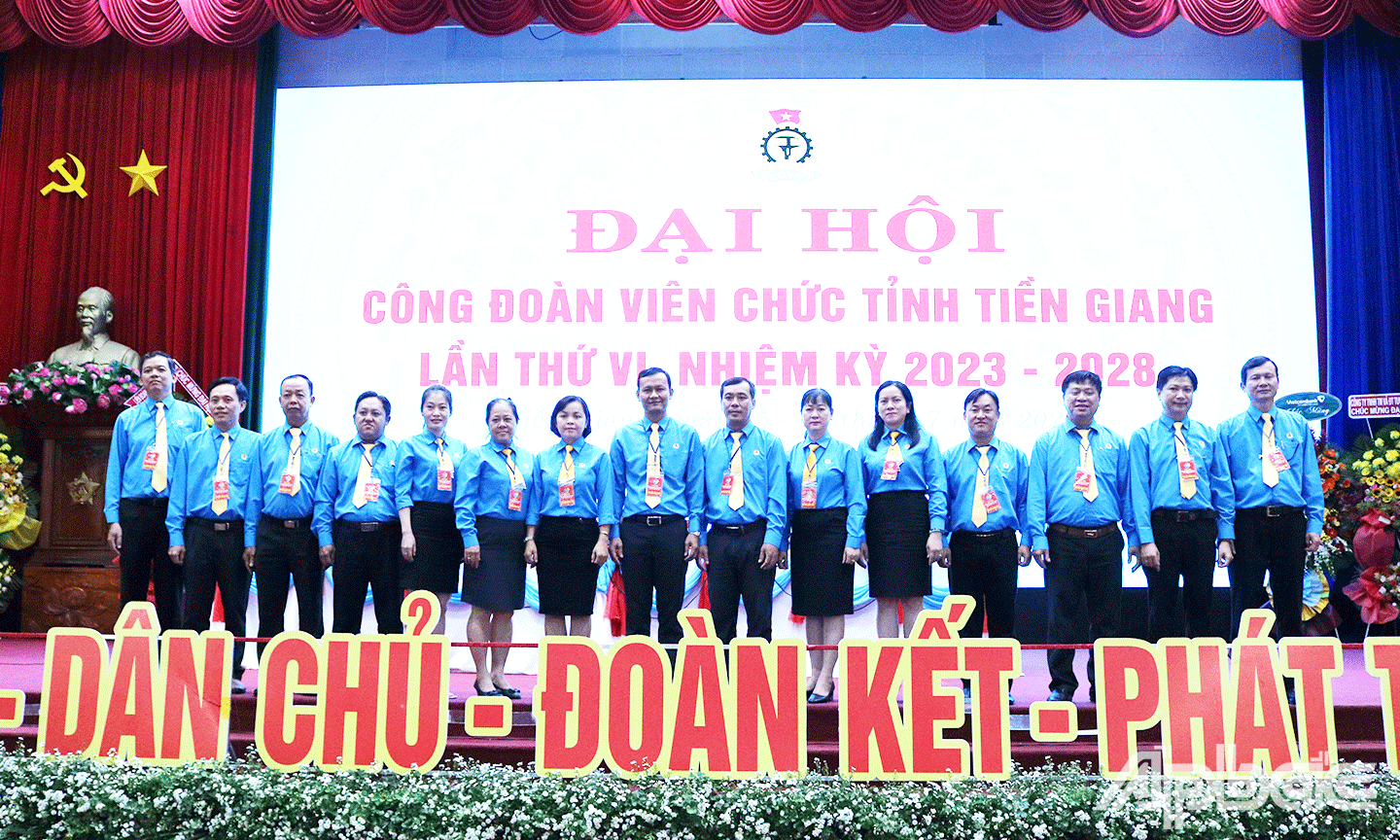 Ban Chấp hành CĐVC tỉnh Tiền Giang khóa VI, nhiệm kỳ 2023 - 2028 ra mắt Đại hội
