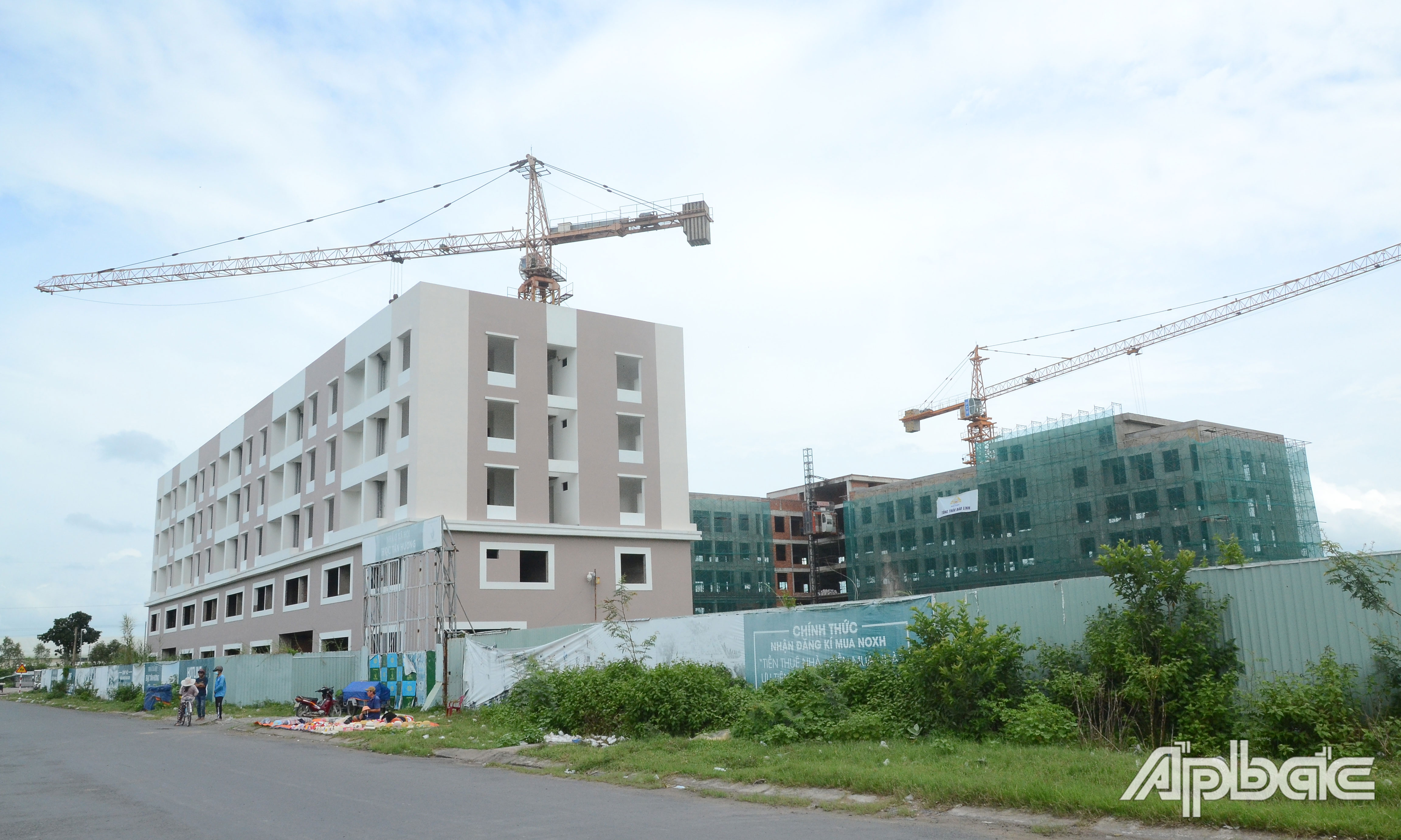 Sau hơn 7 năm triển khai, Dự án nhà ở xã hội KCN Tân Hương vẫn chưa hoàn thành.