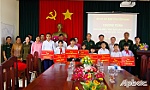 Bộ đội Biên phòng tỉnh Tiền Giang trao học bổng 