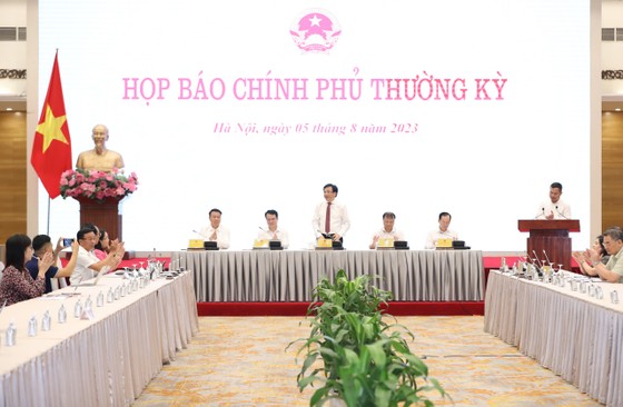 Văn phòng Chính phủ tổ chức buổi họp báo Chính phủ thường kỳ tháng 7. Ảnh: QUANG PHÚC