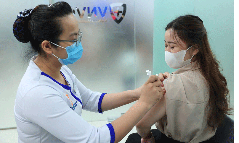 Người dân tiêm vaccine dại dự phòng trước phơi nhiễm.