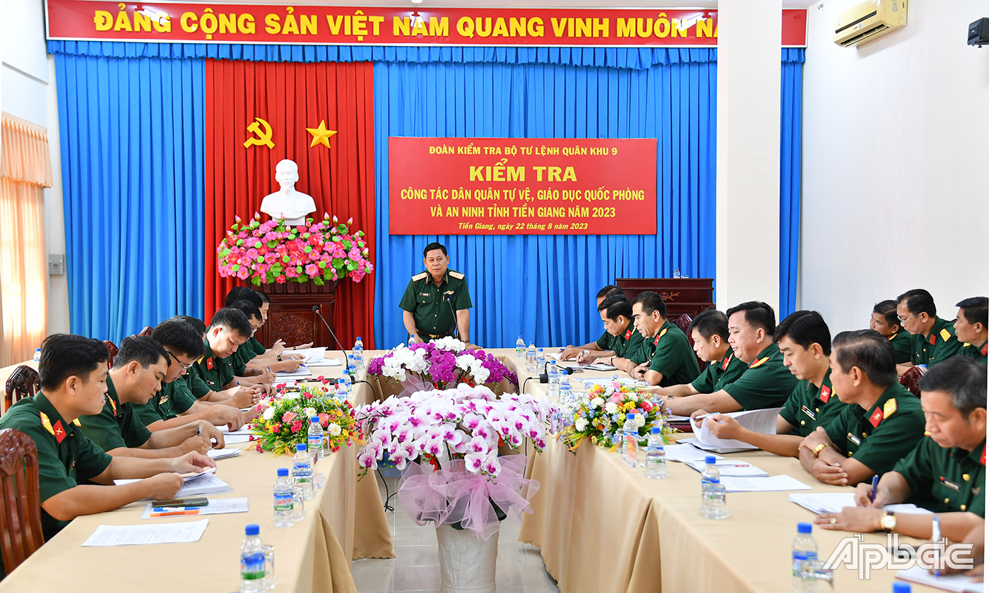 Thiếu tướng Quách Văn Nhỏ, Phó Tư lệnh Quân khu 9 quán triệt mục đích, yêu cầu, nội dung kiểm tra công tác dân quân tự vệ; giáo dục Quốc phòng và An ninh trên địa bàn tỉnh Tiền Giang.