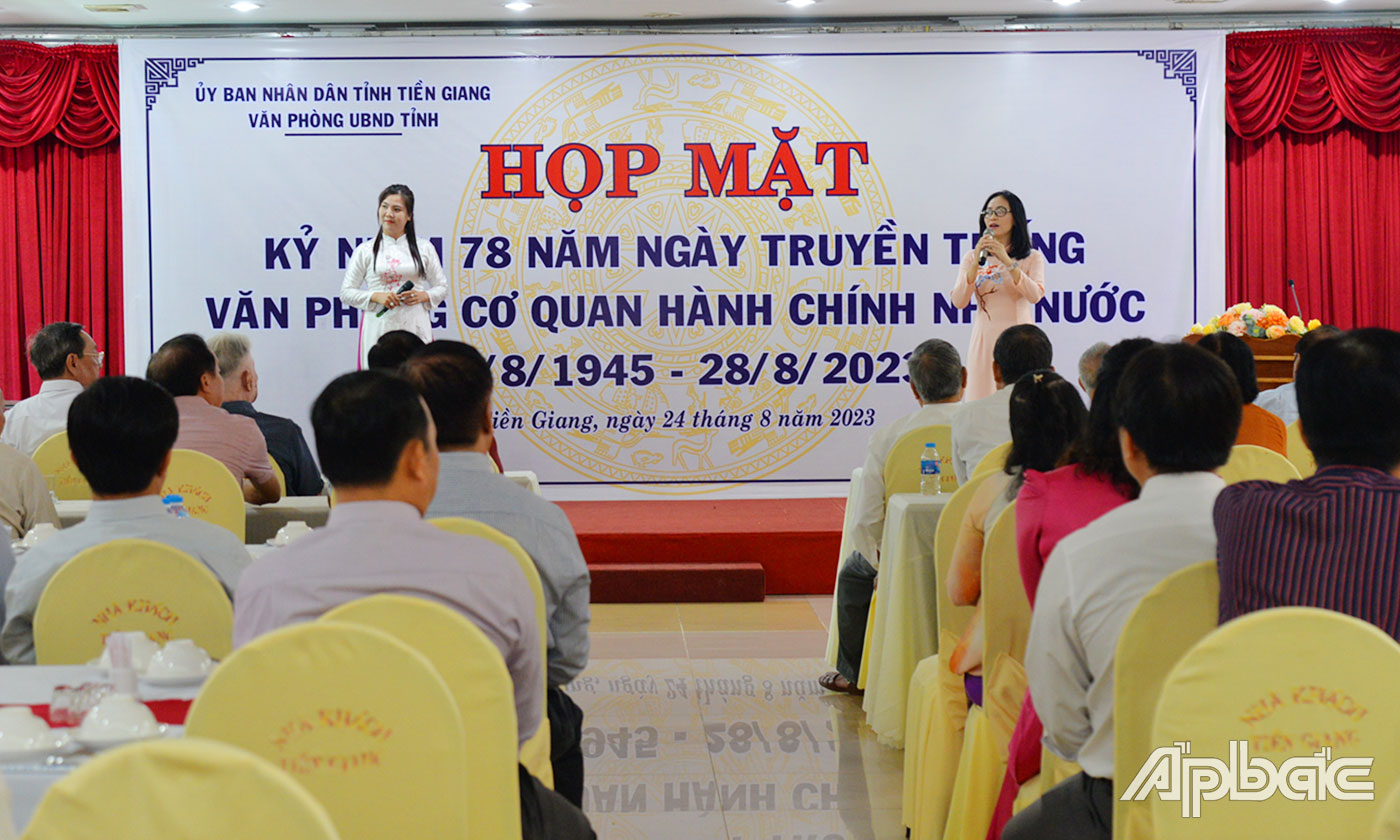 Quan cảnh tại buổi họp mặt