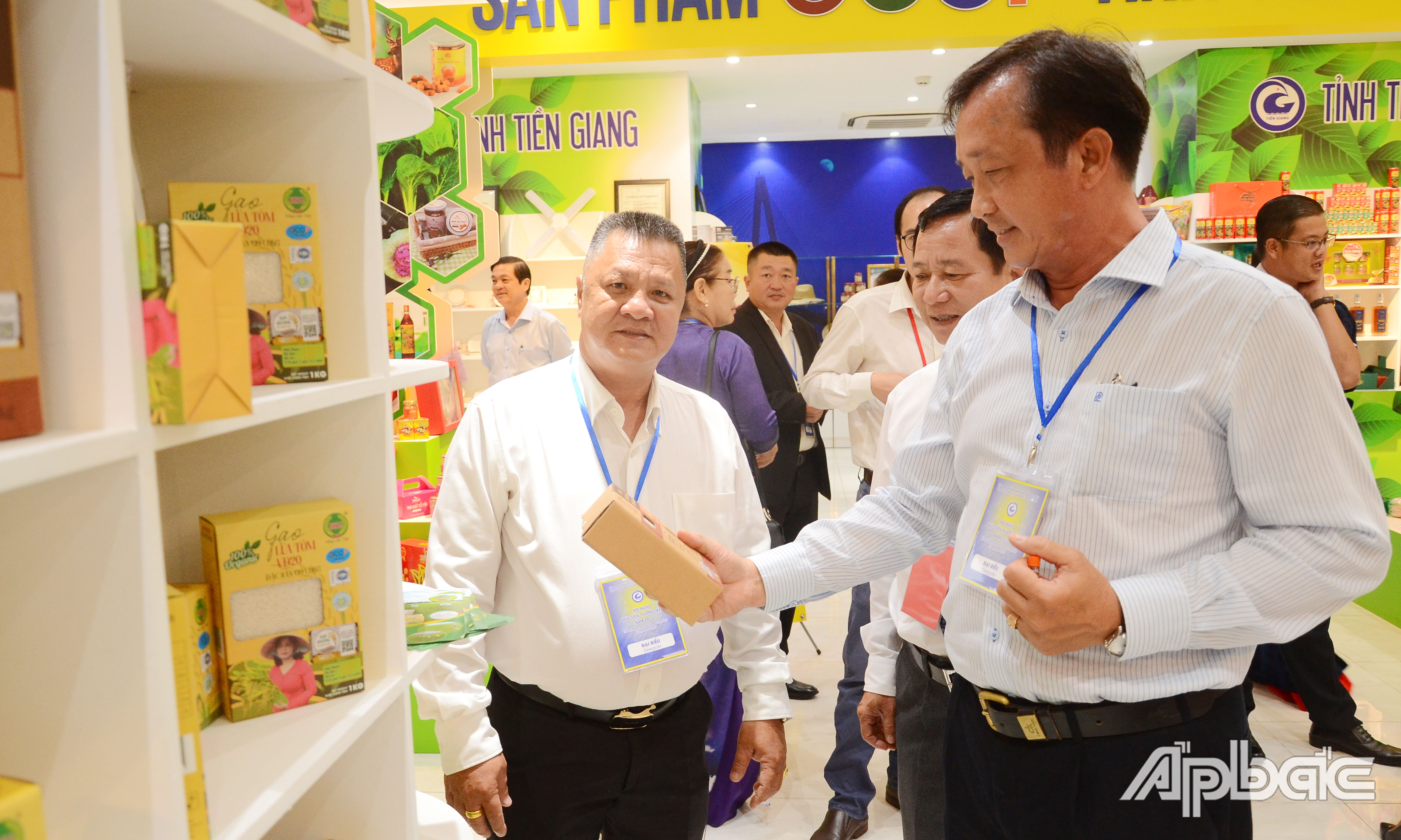 Công ty TNHH Thương mại HK mang đến Tuần lễ các sản phẩm gạo đặc sản.