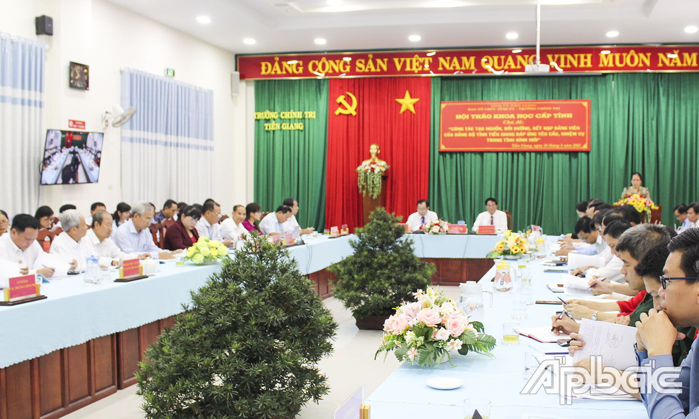 Quang cảnh Hội thảo Khoa học. 