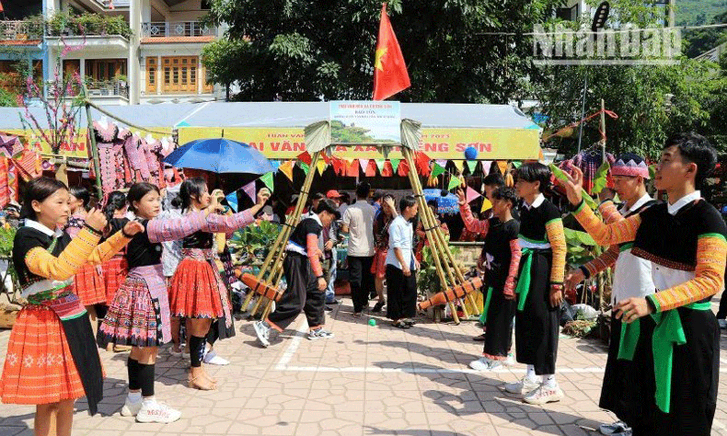 Ethnic groups in Son La Province joyfully celebrate National Day.