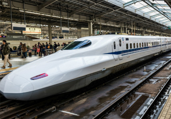 Đoàn tàu sát tốc độ cao sử dụng công nghệ động lực phân tán giống tàu giống tàu Shinkanshen ở Nhật Bản. Ảnh vov.vn