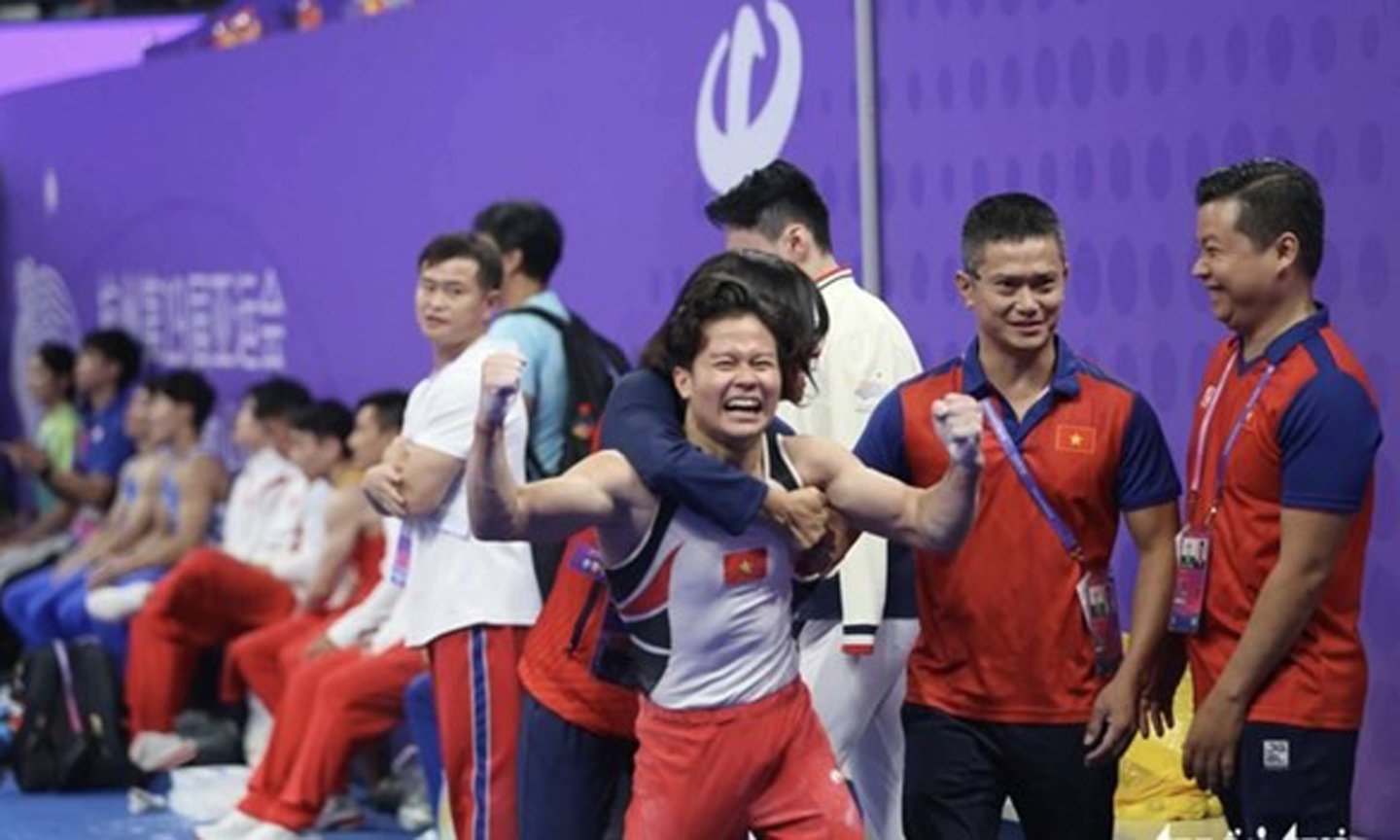 ABO/NDO- Gymnastics athlete Nguyen Van Khanh Phong on September 27 secured a silver in the rings category for Vietnam at the ongoing 19th Asian Games ( ASIAD 2023 ) in Hangzhou city of China’s Zhejiang province.