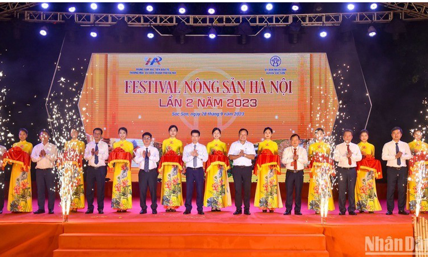 ABO/NDO- The second Hanoi Agricultural Product Festival opened in Soc Son District on September 28, as part of a series of events to showcase outstanding agricultural and handicraft products.