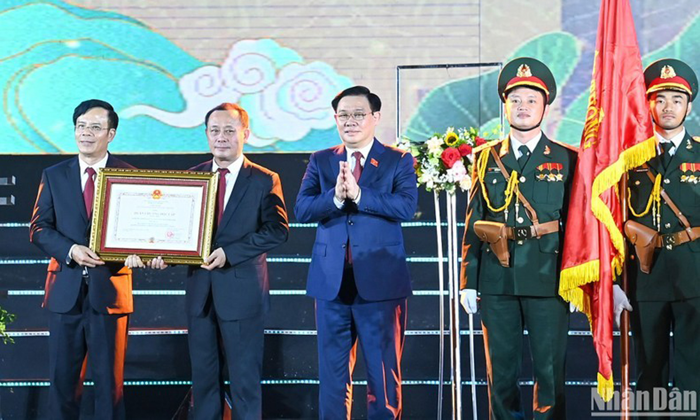 ABO/NDO- Vinh, the capital city of Nghe An Province, celebrated the 60th anniversary of its establishment at a ceremony on September 30 in the presence of National Assembly Chairman Vuong Dinh Hue.