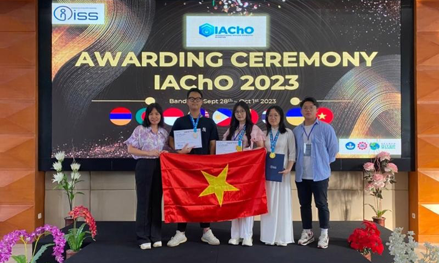 The Vietnamese team participating at the AICho 2023 (Photo: VNA).