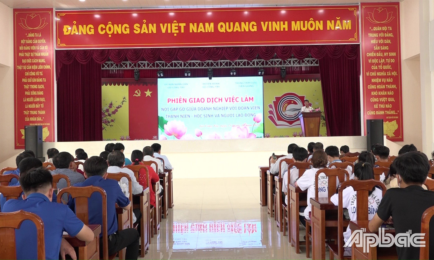 Quang cảnh phiên giao dịch việc làm