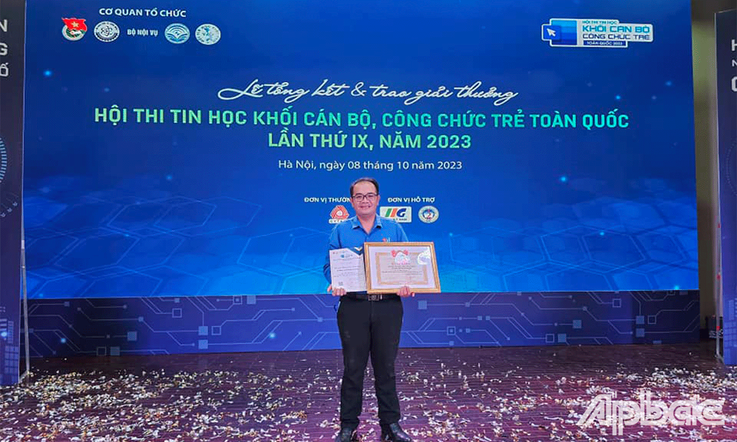 Anh Nguyễn Kim Huy Bằng đạt giải Ba Hội thi Tin học khối cán bộ, công chức trẻ toàn quốc lần thứ IX, năm 2023 đạt giải Ba. 