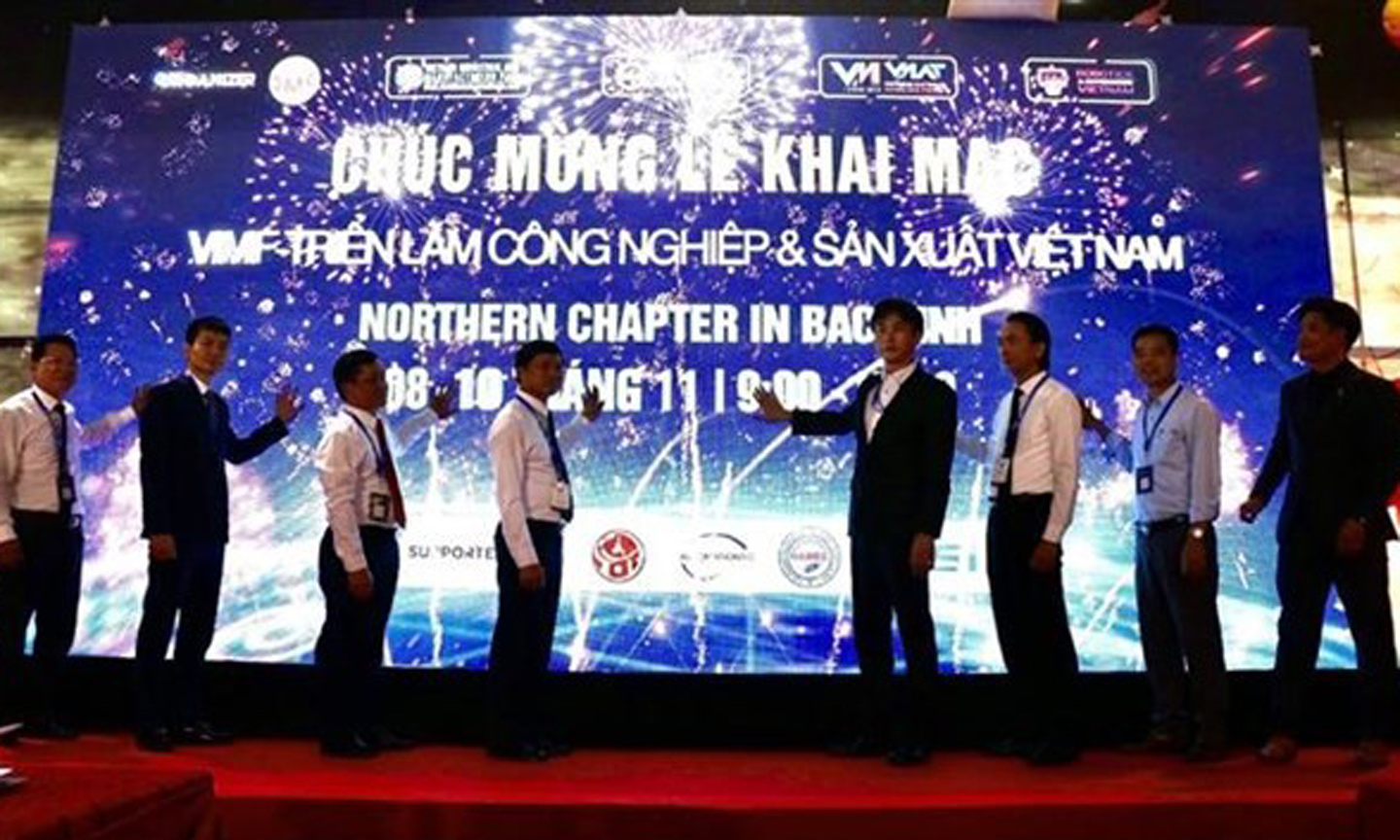 Representatives from agencies and businesses at the opening ceremony of the Vietnam Industrial and Manufacturing Fair (VIMF) 2023. (Photo: VNA).