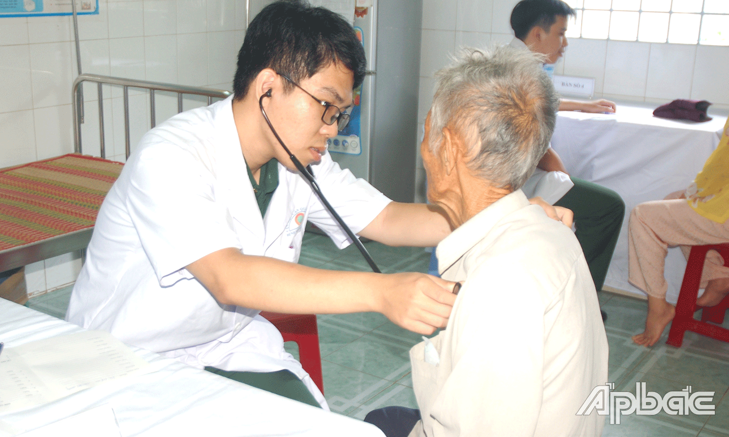 Hội NNCĐDC xã Mỹ Phước Tây tổ chức khám bệnh cho NNCĐDC trong xã. 