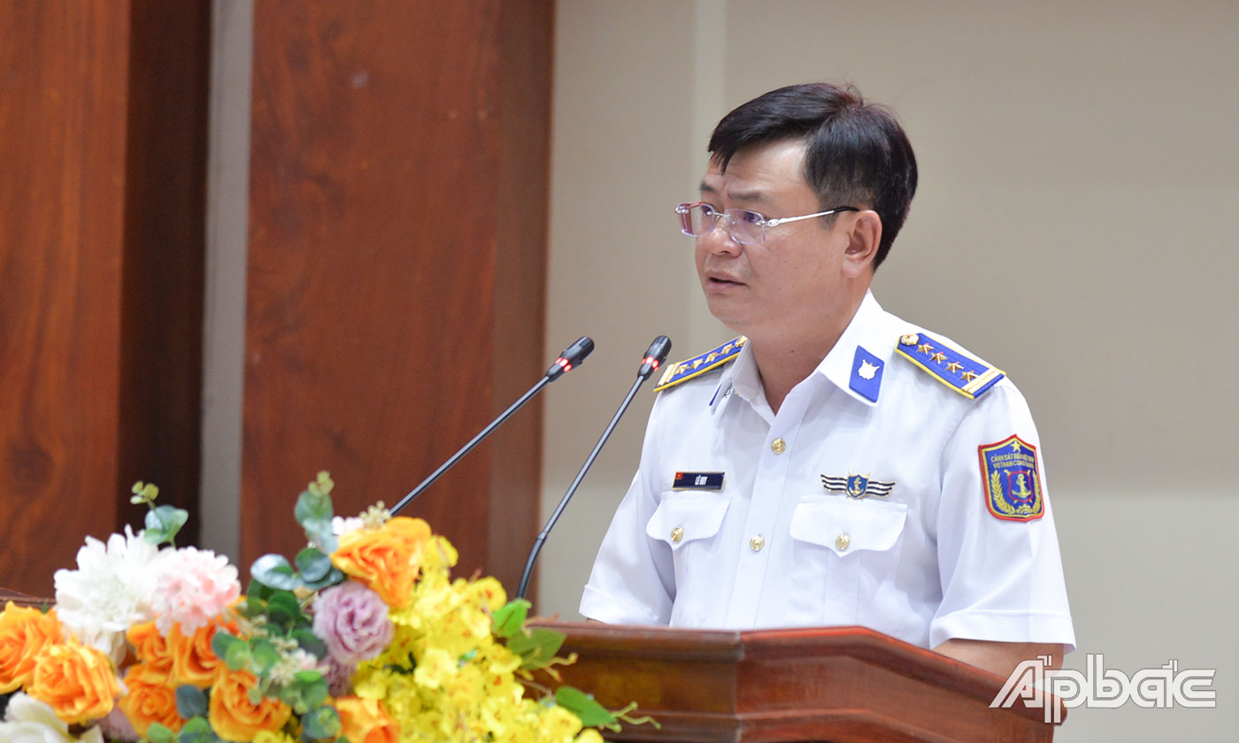 Đại tá Lê Huy, Phó Chủ nhiệm Chính trị Cảnh sát biên thông báo sơ bộ kết quả kiểm tra tại Tiền Giang.