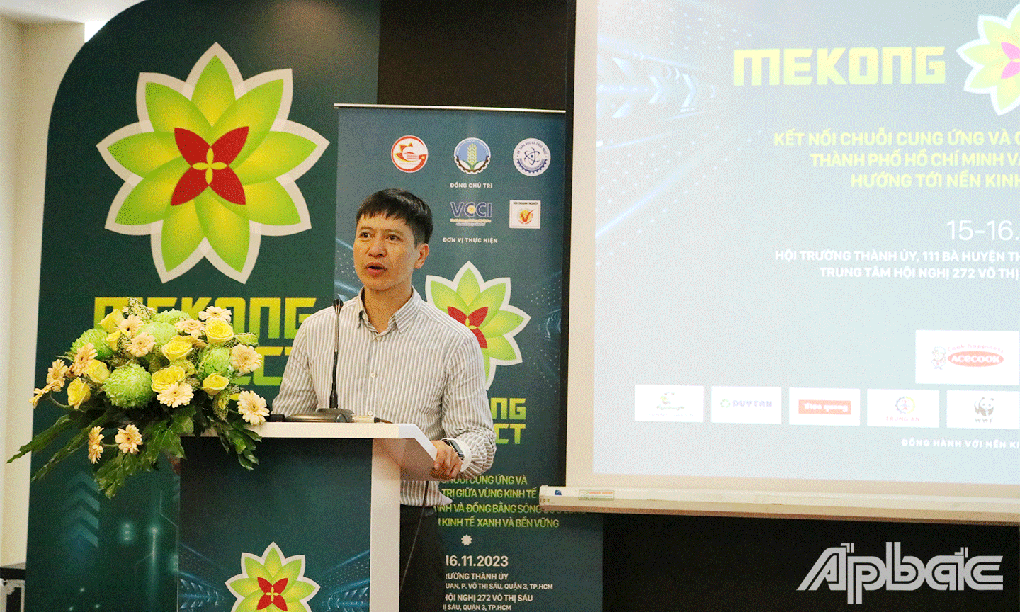 Giám đốc Trung tâm Xúc tiến Thương mại nông nghiệp trực thuộc Bộ Nông nghiệp và Phát triển Nông thôn Nguyễn Minh Tiến phát biểu tại tọa đàm
