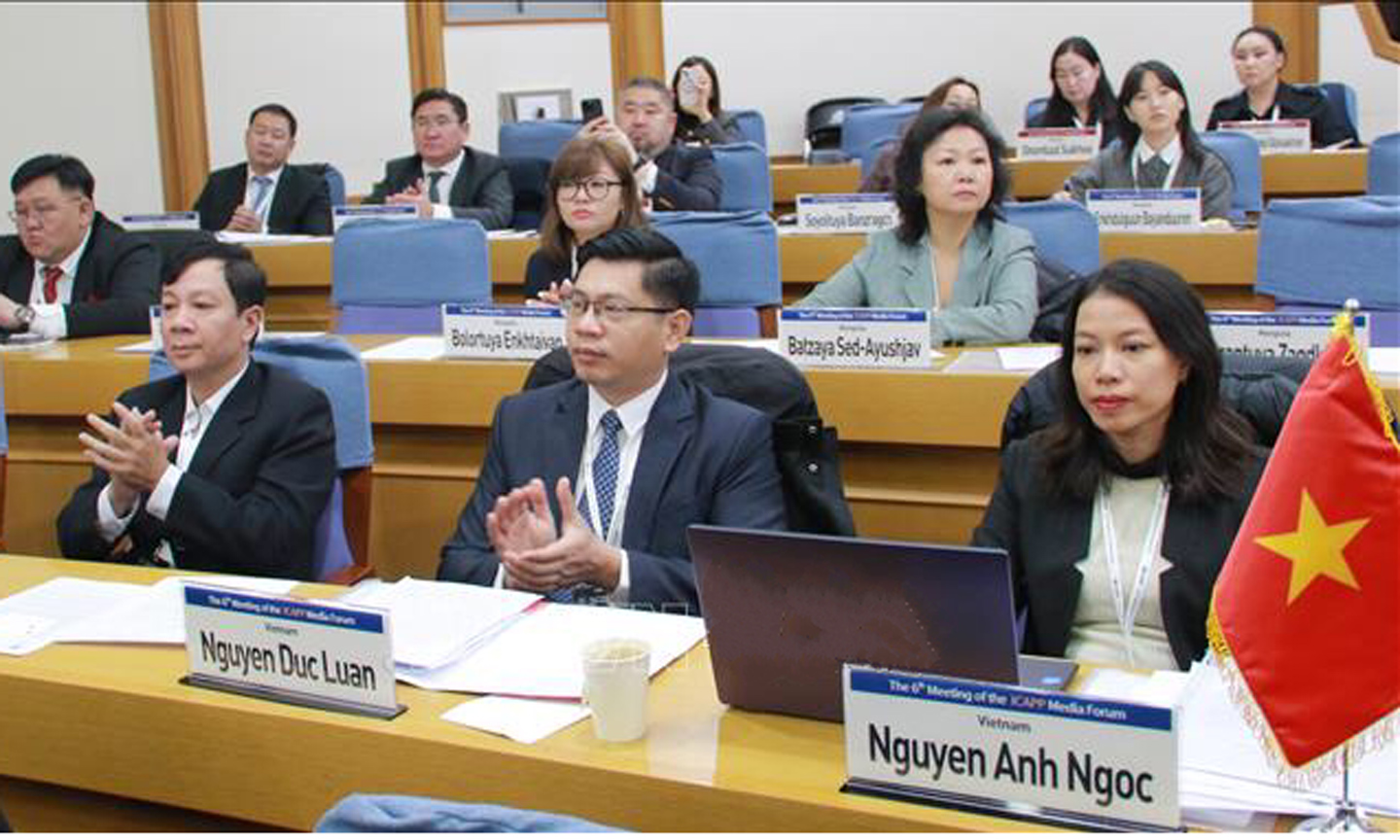 The Vietnamese delegation attend the forum. (Photo: VNA).