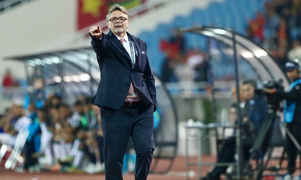 HLV Philippe Troussier tự tin cùng các học trò hướng tới VCK giải U23 châu Á 2024. Ảnh Nhật Đoàn/VFF