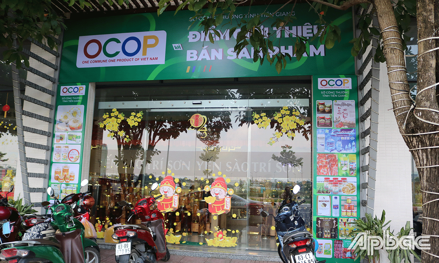 Điểm giới thiệu và bán sản phẩm OCOP tỉnh Tiền Giang sẵn sàng cho ngày khai trương.