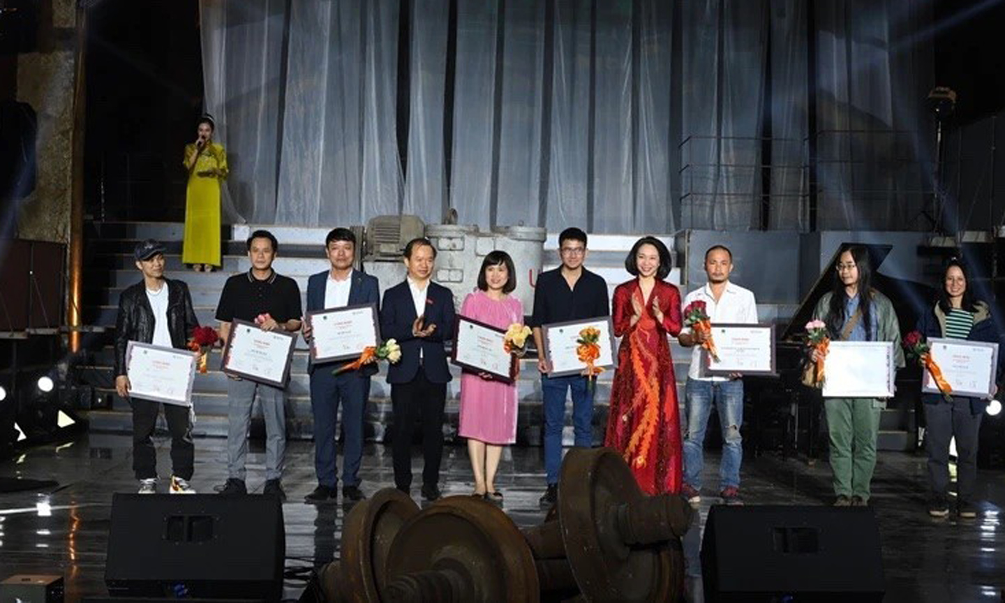 The closing ceremony of the 2023 Hanoi Creative Design Festival.