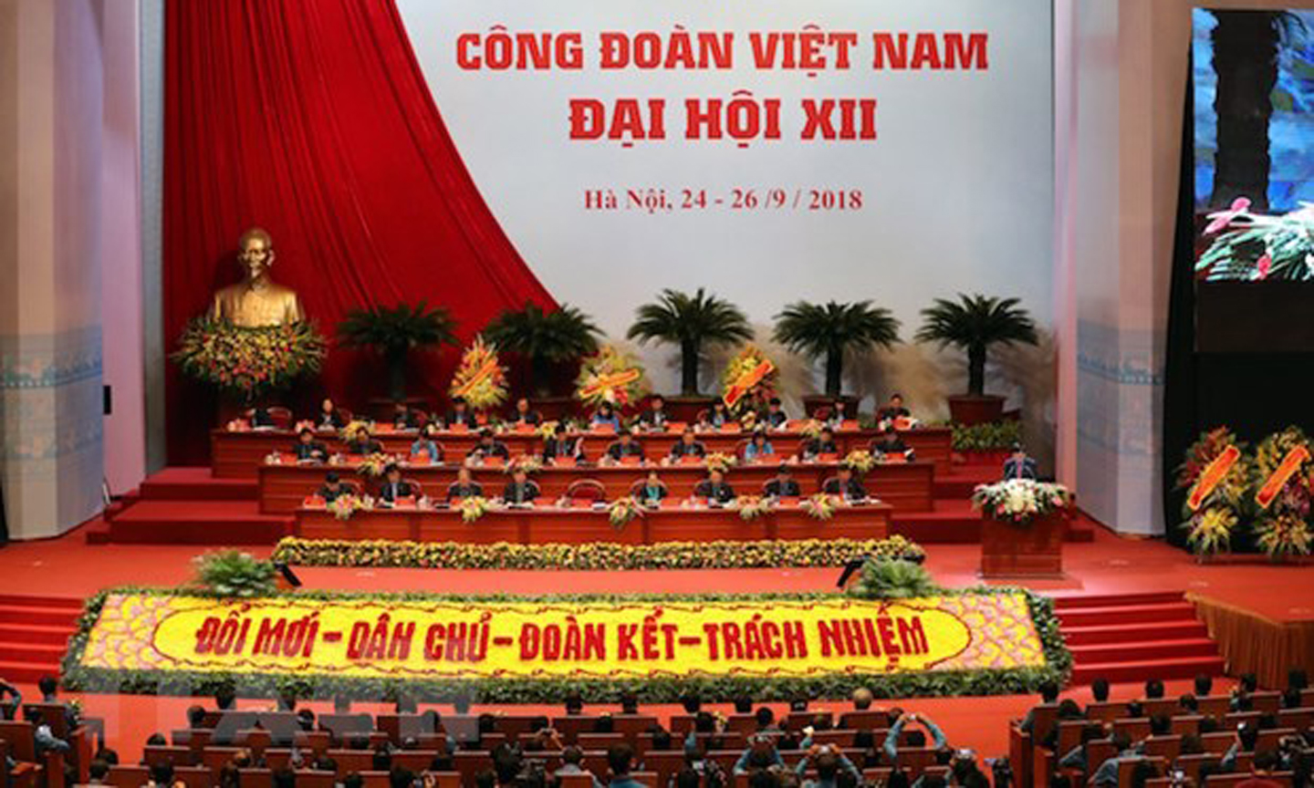 Đoàn chủ tịch điều hành phiên khai mạc Đại hội XII Công đoàn Việt Nam. Ảnh tư liệu: TTXVN