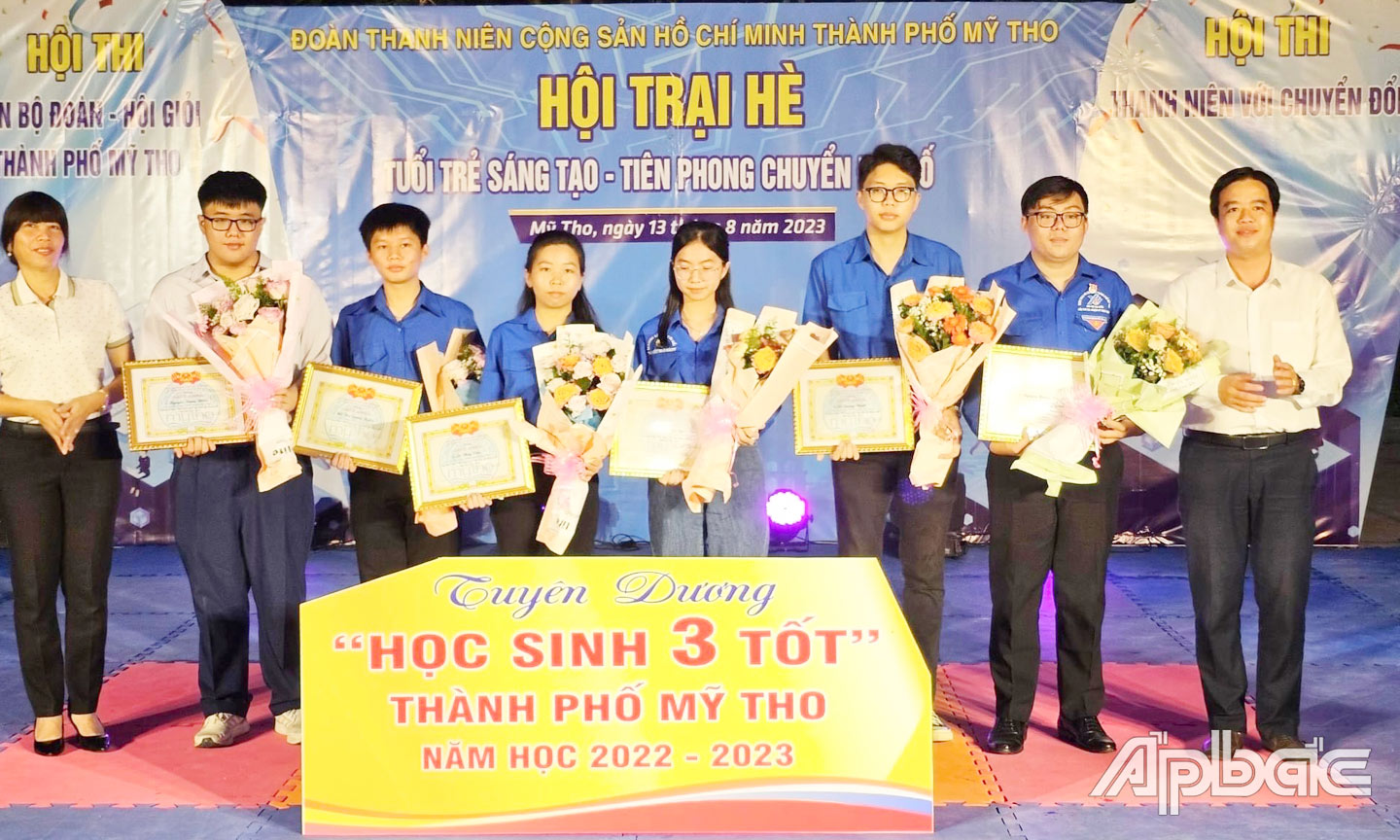 Thành đoàn Mỹ Tho tuyên dương “Học sinh 3 tốt”. 