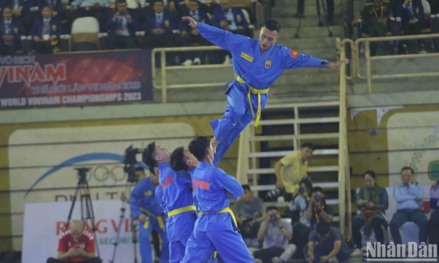 Các vận động viên tuyển Vovinam biểu diễn tại giải đấu.