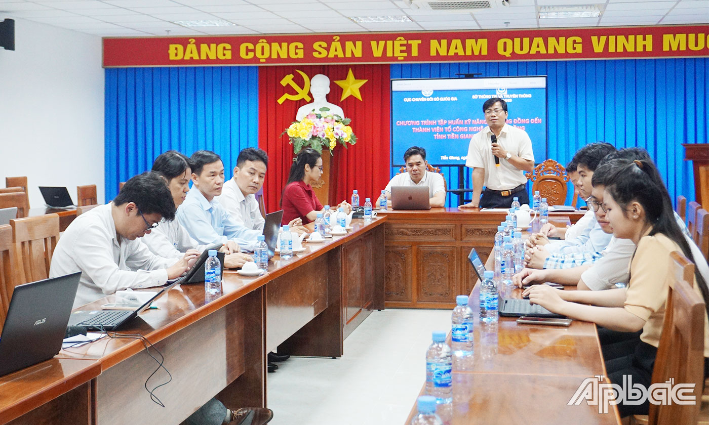 Quang cảnh tại buổi tập huấn