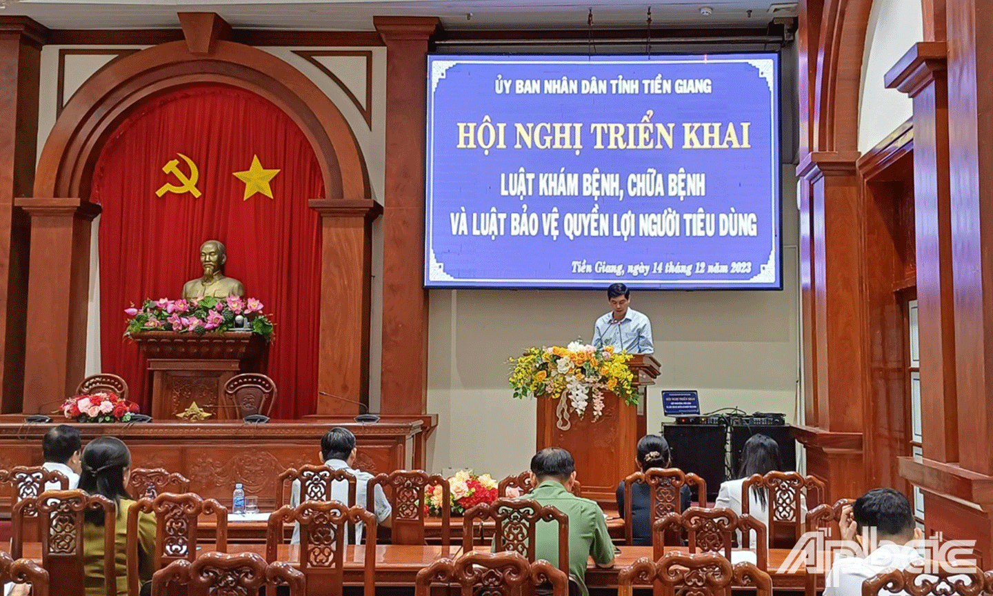 Hội nghị triển khai Luật Khám bệnh, chữa bệnh và Luật Bảo vệ quyền lợi người tiêu dùng