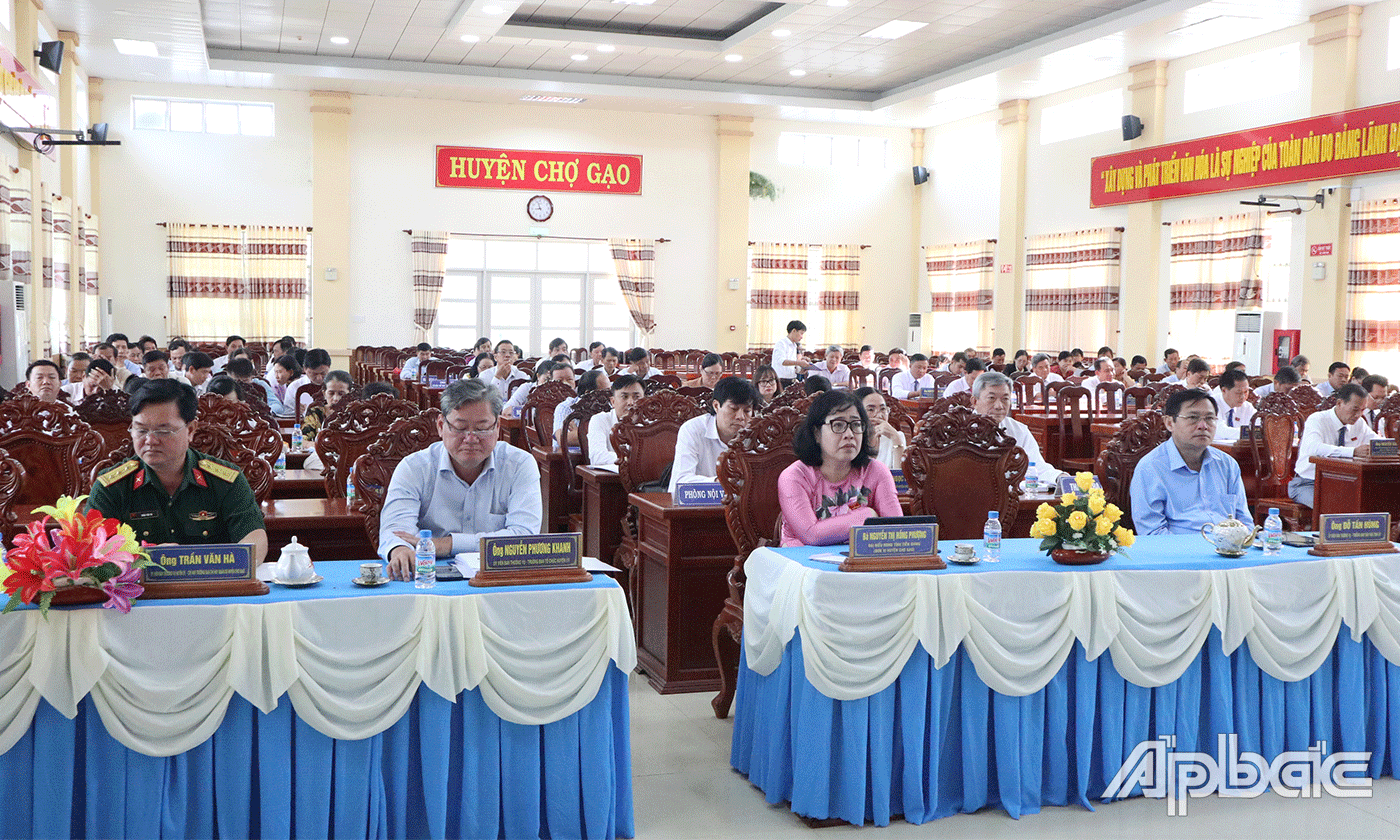 Đại biểu tham dự kỳ họp.