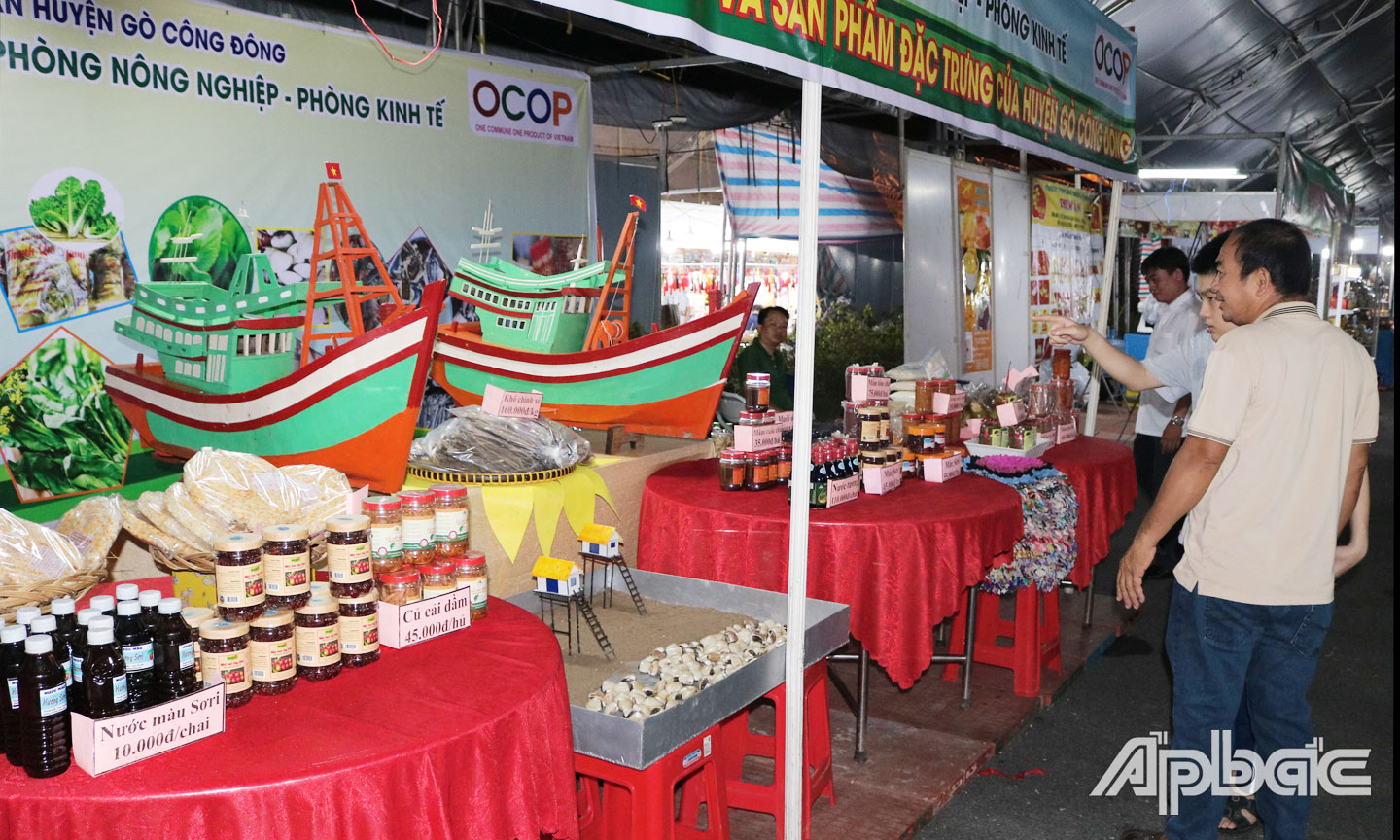 Sản phẩm OCOP huyện Gò Công Đông tham gia Hội chợ thương mại  sản phẩm nông sản và OCOP tỉnh Tiền Giang năm 2023. 