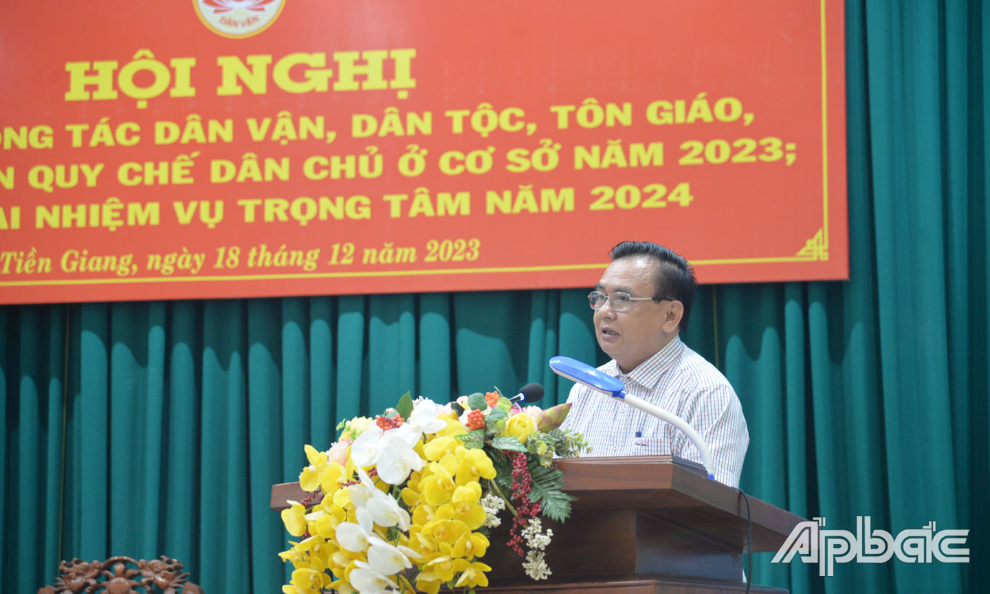 Đồng chí Võ Văn Bình phát biểu kết luận hội nghị.